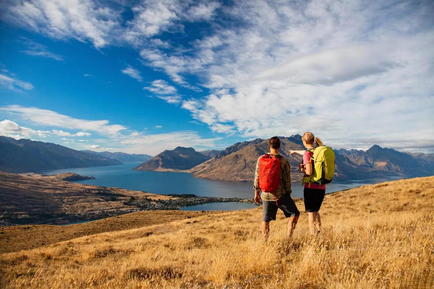 Lake Wakatipu hiking New Zealand